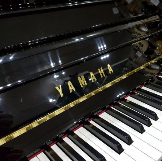 Yamaha B3 Professional Upright